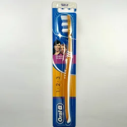 Зубна щітка  Oral-B Medium 12 шт на планшетці (8уп/ящ)